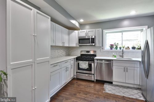 1524 Leithgow St, Philadelphia PA 19147-1514 exterior