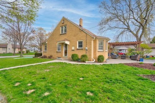 2403 81, Milwaukee WI 53213-1012 exterior