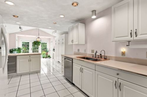 183 Appleton St, North Andover MA 01845-3119 exterior