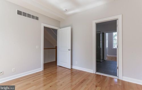 927 2nd St, Philadelphia PA 19122-0033 exterior