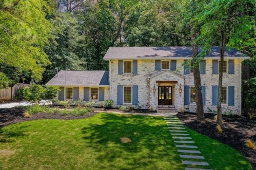 1493 Epping Forest Dr, Atlanta GA  30319-2553 exterior