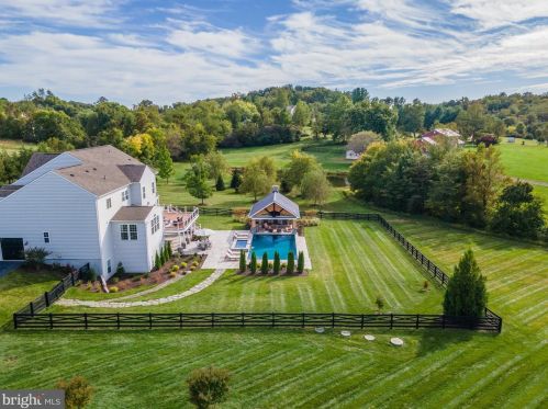 23073 Creighton Farms Dr, Leesburg VA 20175-6491 exterior