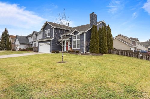 1099 Bennington Dr, Bull Valley, IL 60014-8367