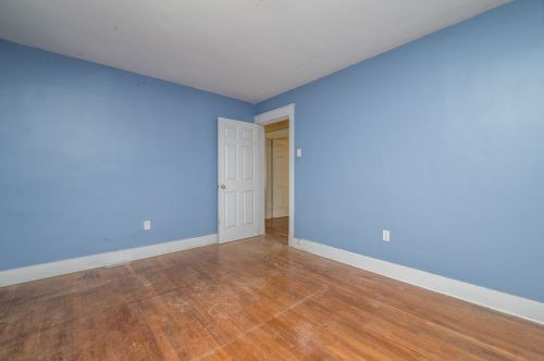 5735 Pocusset St, Pittsburgh PA 15217-2218 exterior