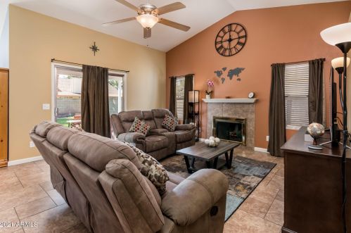 621 Los Feliz Dr, Chandler AZ  85226-4930 exterior