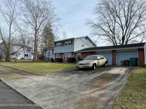 13 Juniper Ln, Jackson Twp, NJ 08527-1313