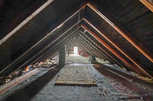 8417 Brandon Ave, Chicago IL 60617-4457 exterior