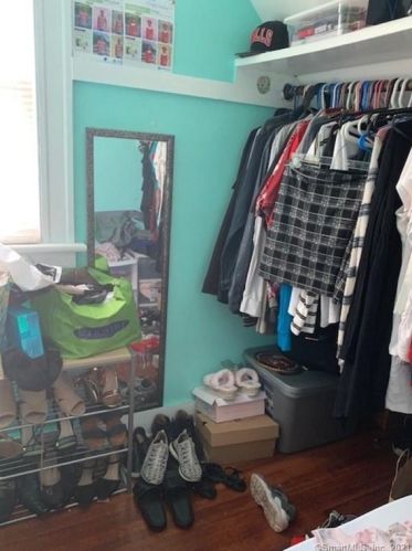 56 Maple Ave, Derby CT 06418-1328 exterior