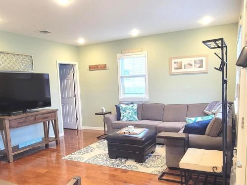 44 Tameling Ave, Babylon NY 11702-3607 exterior