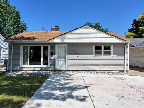 3746 61, Milwaukee WI 53216-2150 exterior