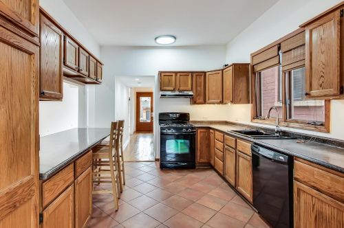 5647 Magnolia Ave, Chicago IL 60660-1908 exterior