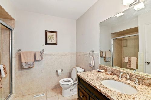 46 Woodfern St, Edison NJ 08820-1443 exterior