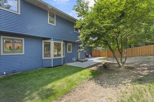 6218 Old Middleton Rd, Madison WI  53705-1040 exterior