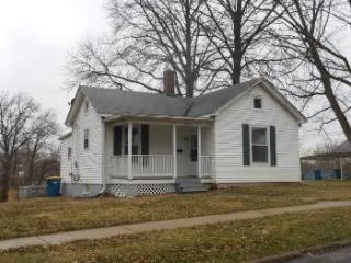 829 Highland St, Edwardsville IL  62025-1131 exterior