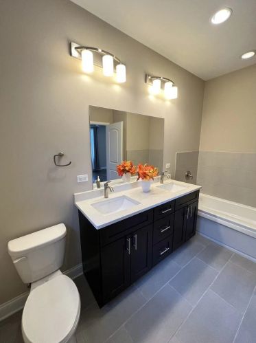 3831 Hermitage Ave, Chicago IL 60640-1127 exterior