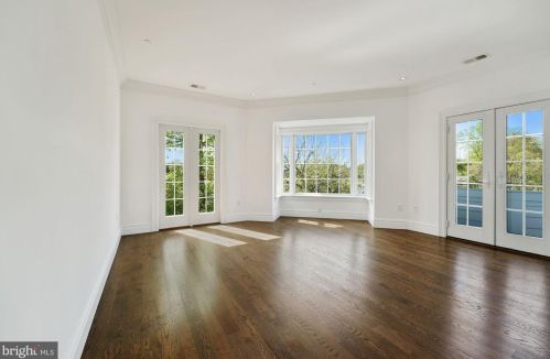 9318 Cranford Dr, Rockville MD 20854-2231 exterior