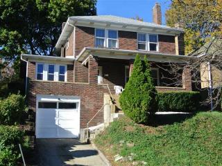 220 Arden Rd, Pittsburgh, PA 15216-1420