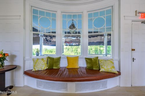 2 Kemble St, Lenox MA 01240-2816 exterior