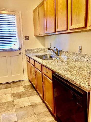 5032 Hall St, Dallas TX 75226-1337 exterior