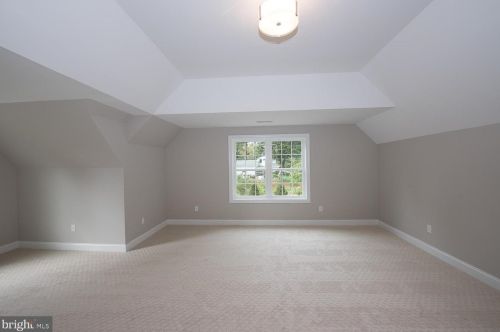 323 Abbey Rd, Berwyn PA 19312-1830 exterior