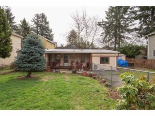 11560 Morrison St, Portland, OR 97216-3818