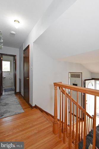 17 Glenview Dr, Riverton NJ  08077-2135 exterior