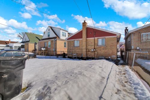 9852 Frst Ave, Chicago IL 60628-1439 exterior