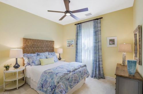 6512 Costa Cir, Naples FL 34113-1702 exterior