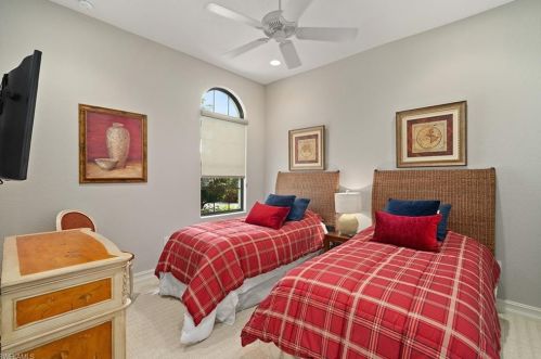 6718 Canwick Cove Cir, Naples FL 34113-3201 exterior