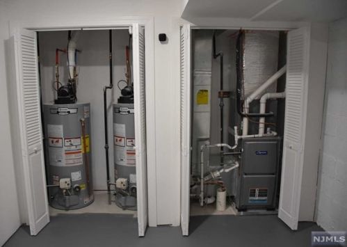 225 9 St, Newark NJ 07107-1907 exterior