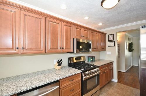 1905 Berkwood Dr, Pittsburgh PA 15243-1517 exterior