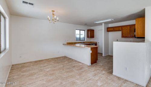 5906 32 Ave, Phoenix AZ 85017-4015 exterior