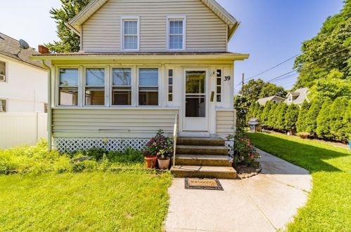 39 Falmouth St, Springfield, MA 01151-1724
