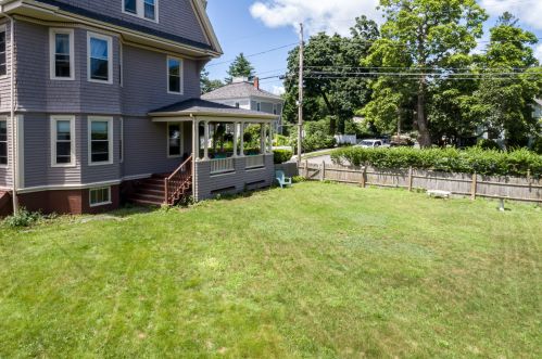 132 Pleasant Ave, Portland ME 04106-6226 exterior