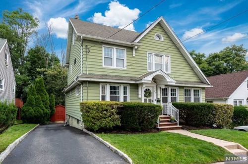 512 High St, Oradell, NJ 07649-2613