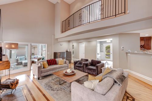 861 Linden Ave, Elmhurst IL 60126-5312 exterior