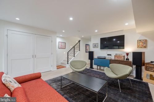 1818 37th St, Washington DC  20007-2238 exterior