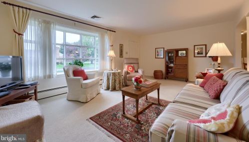 1926 Drexel Ave, Lancaster PA 17602-3302 exterior