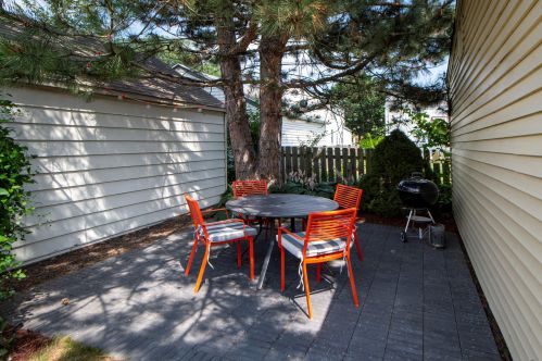 2332 83rd St, Milwaukee, WI 53219-1743