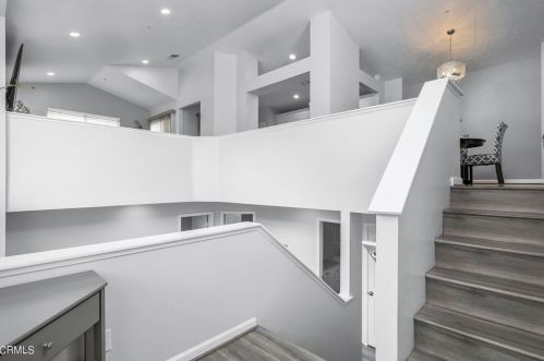 1316 Lost Point Ln, Oxnard, CA 93030-6771