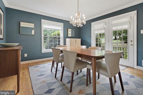 7701 Midday Ln, Alexandria VA 22306-2522 exterior