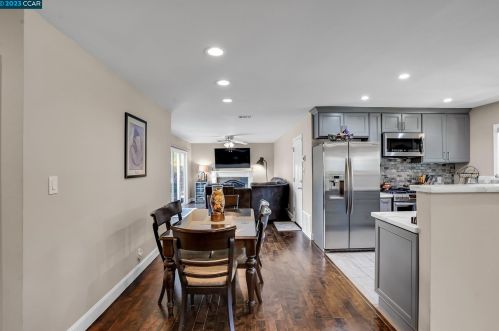 1683 Nuala St, Concord, CA 94518-3342