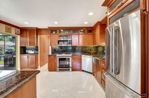 13 Gln Dr, Boynton Beach FL 33436-6207 exterior