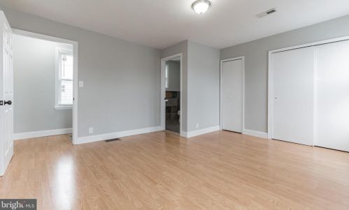 1733 Howard St, Philadelphia PA 19122-2412 exterior