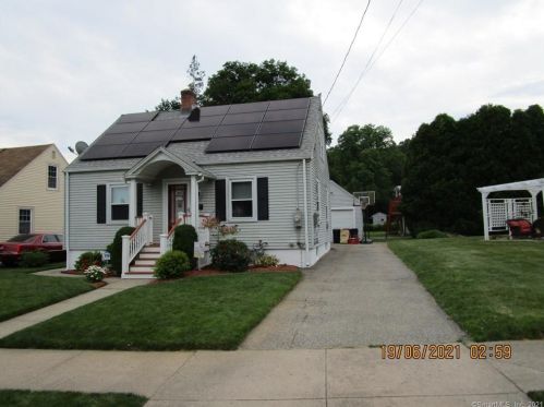 6 Coppola Ter, Derby, CT 06418-1104