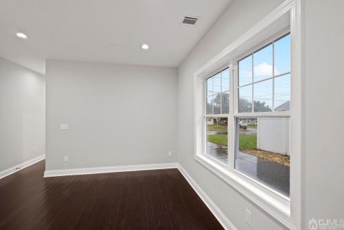 42 Wayne St, Edison NJ  08817-5322 exterior