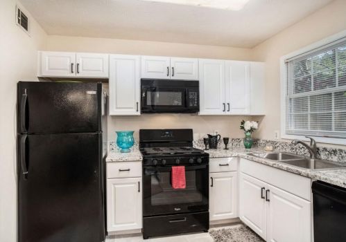 2370 Cv Rd, Lithonia GA 30058-8960 exterior