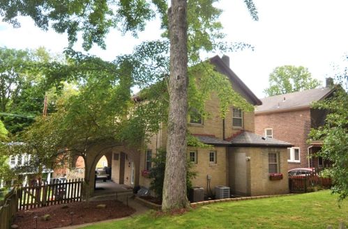 802 Center Ave, Pittsburgh PA 15202-2504 exterior