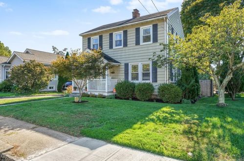 17 Myrtle St, Norwalk, CT 06855-1315