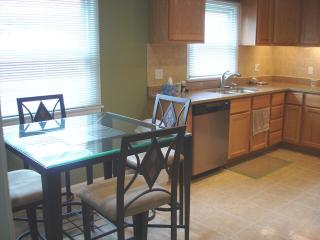 250 Edgelawn Dr, Aurora IL  60506-4511 exterior